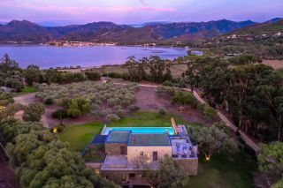 villa 8 Rooms for seasonal rent on ST FLORENT (20217)