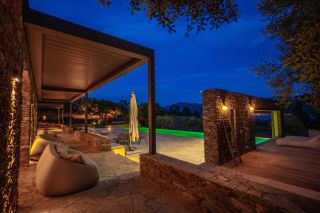 villa 8 Rooms for seasonal rent on ST FLORENT (20217)