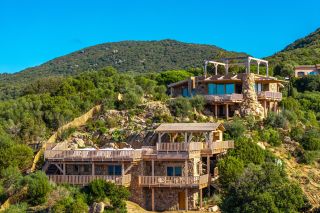 villa 8 Rooms for seasonal rent on OLMETO (20113)