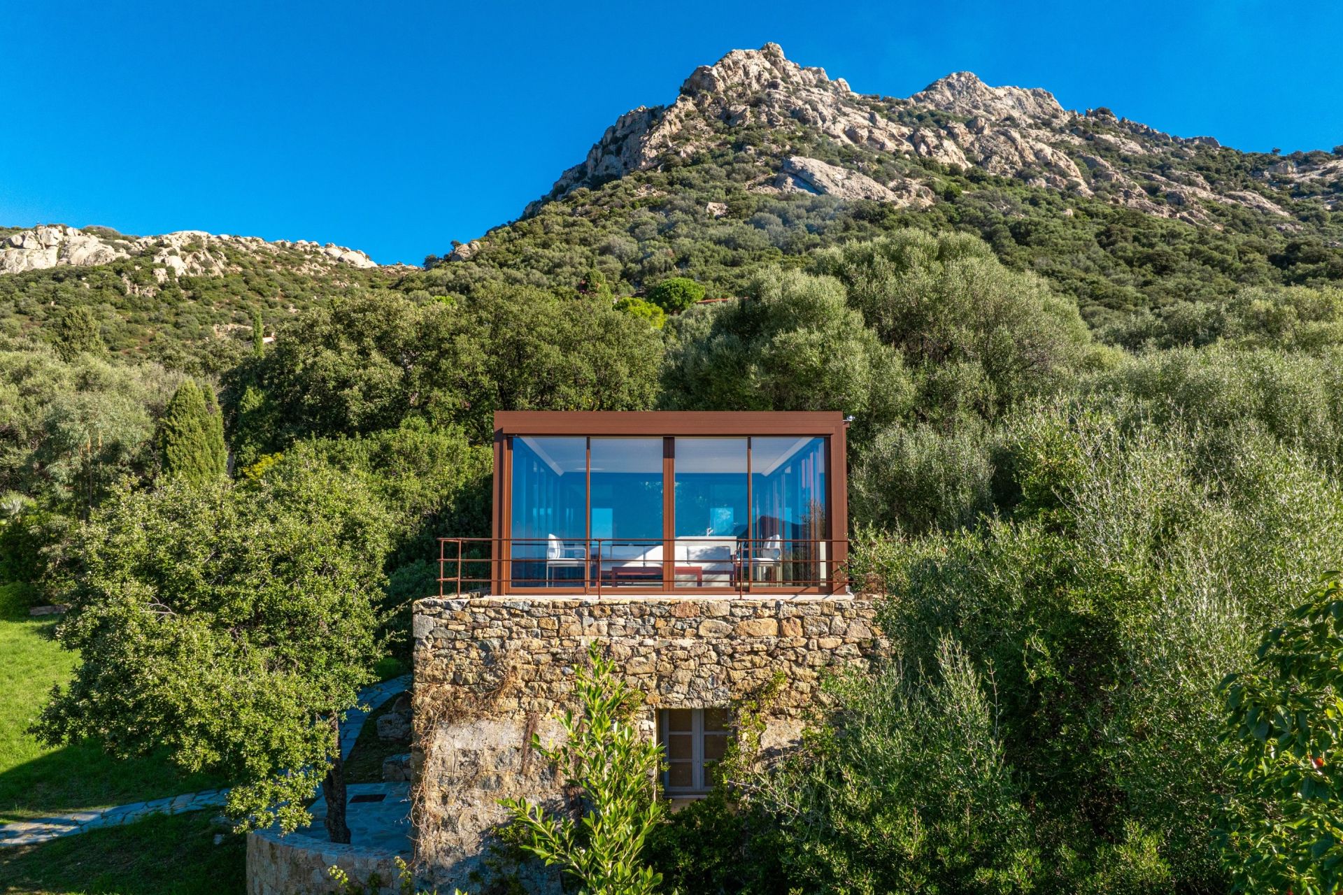 villa 9 Rooms for sale on LUMIO (20260)