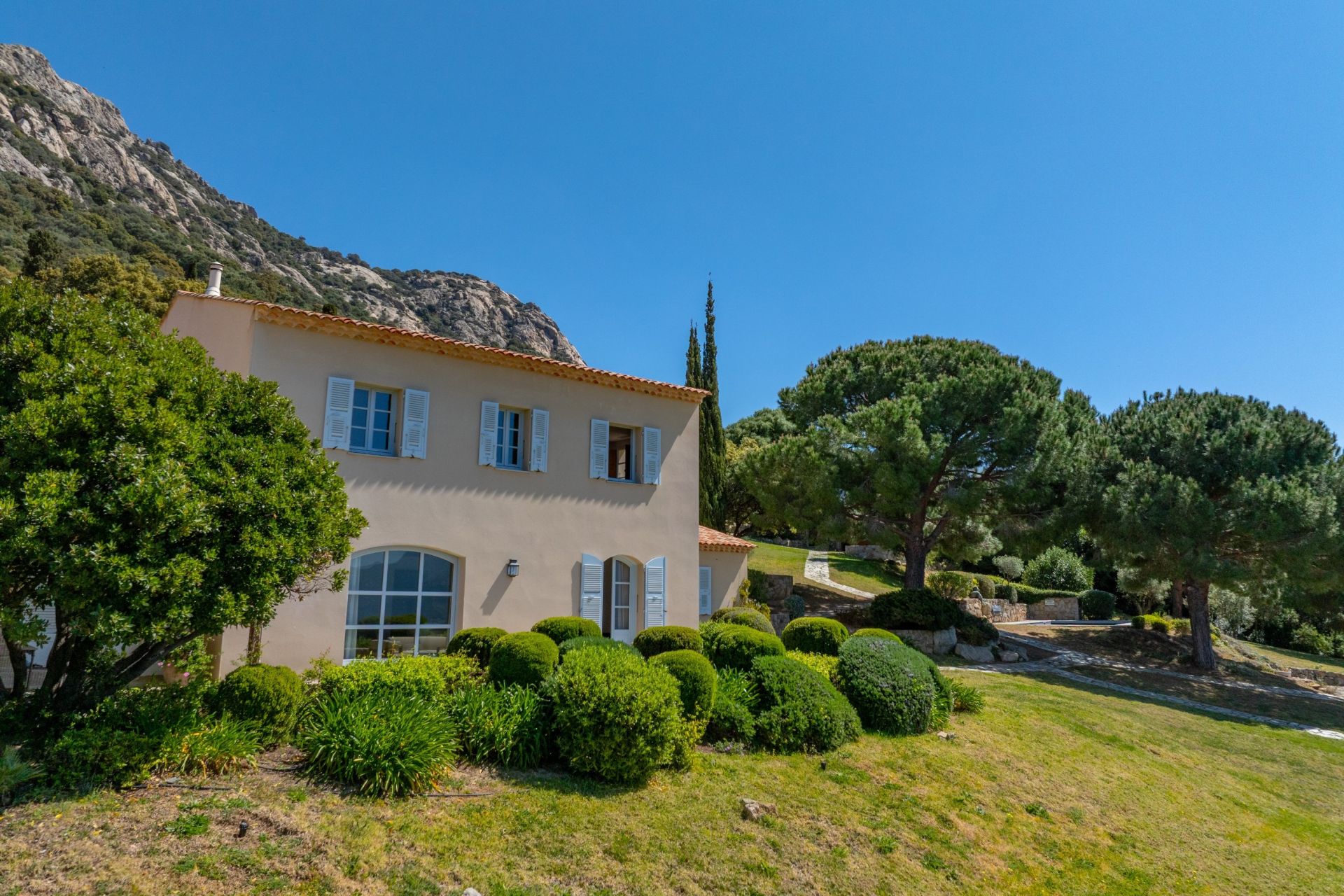 villa 9 Rooms for sale on LUMIO (20260)
