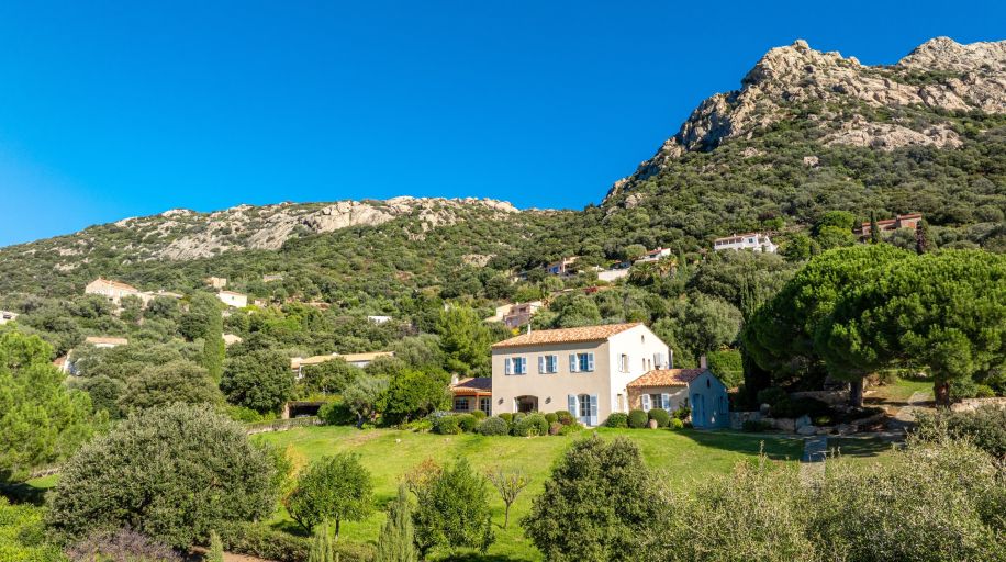 villa 9 Rooms for sale on LUMIO (20260)