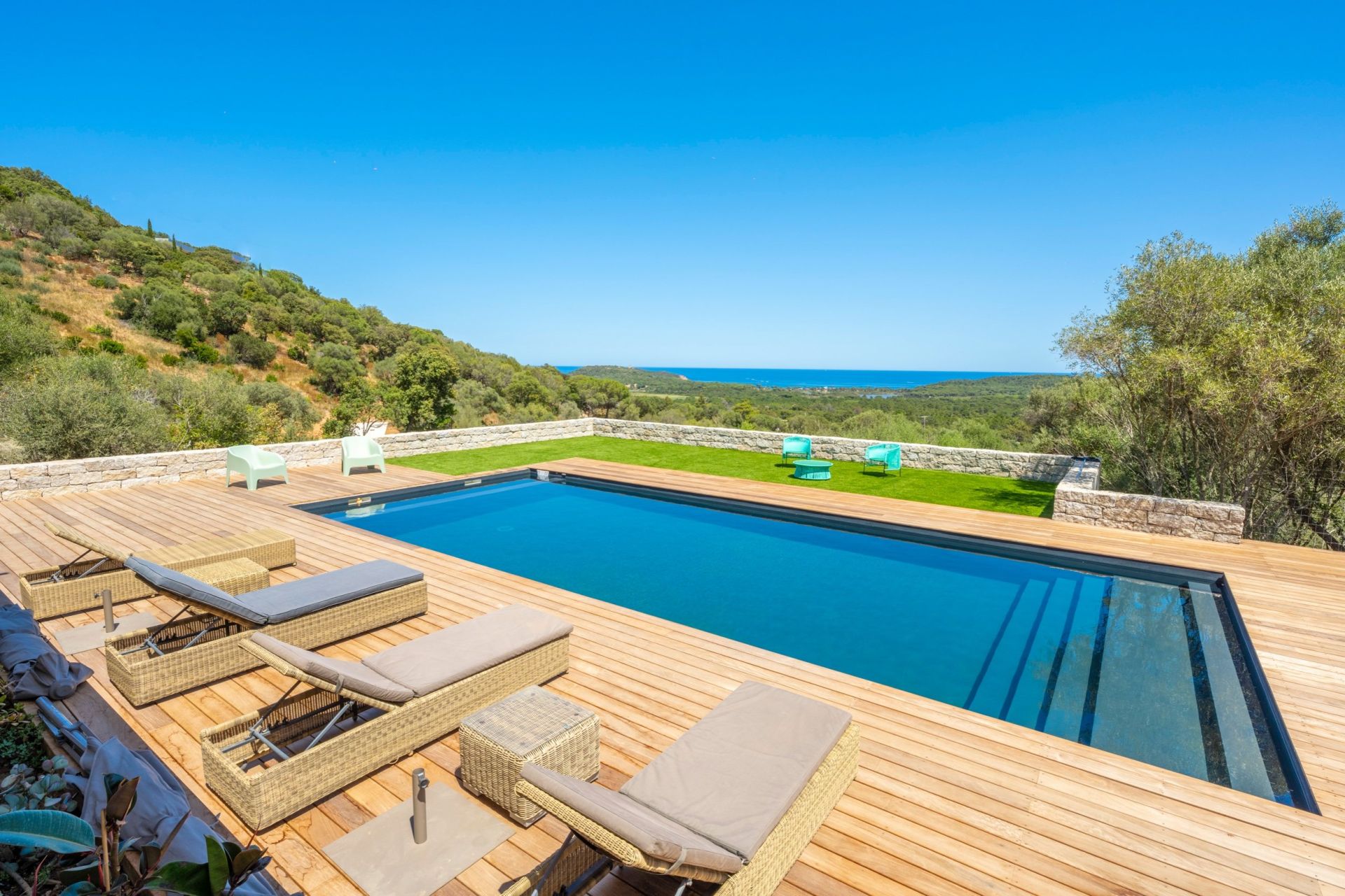 villa 5 Rooms for seasonal rent on STE LUCIE DE PORTO VECCHIO (20144)