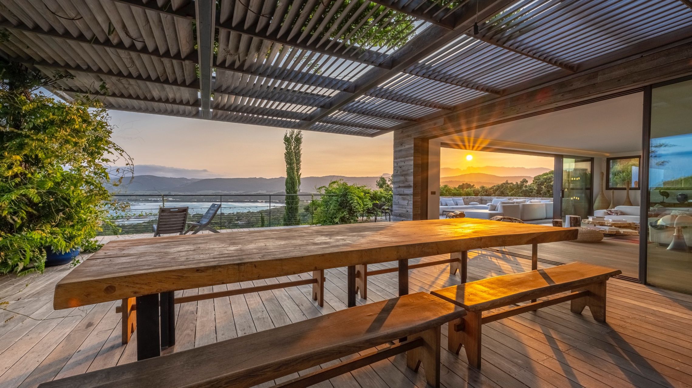 villa 9 Rooms for sale on PORTO VECCHIO (20137)