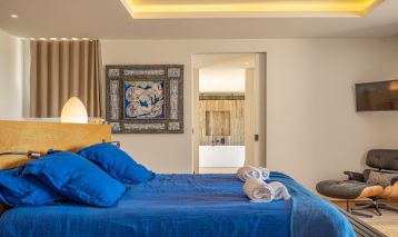 villa 9 Rooms for sale on PORTO VECCHIO (20137)