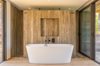 villa 9 Rooms for sale on PORTO VECCHIO (20137)