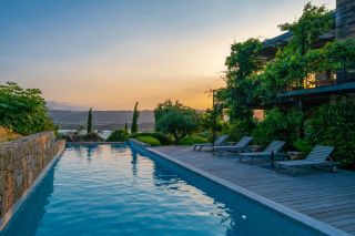 villa 9 Rooms for sale on PORTO VECCHIO (20137)