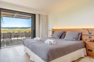 villa 9 Rooms for sale on PORTO VECCHIO (20137)