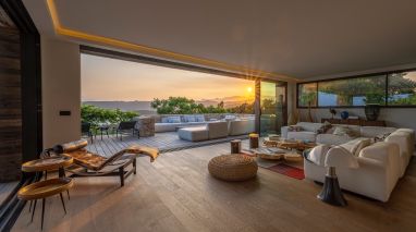 villa 9 Rooms for sale on PORTO VECCHIO (20137)