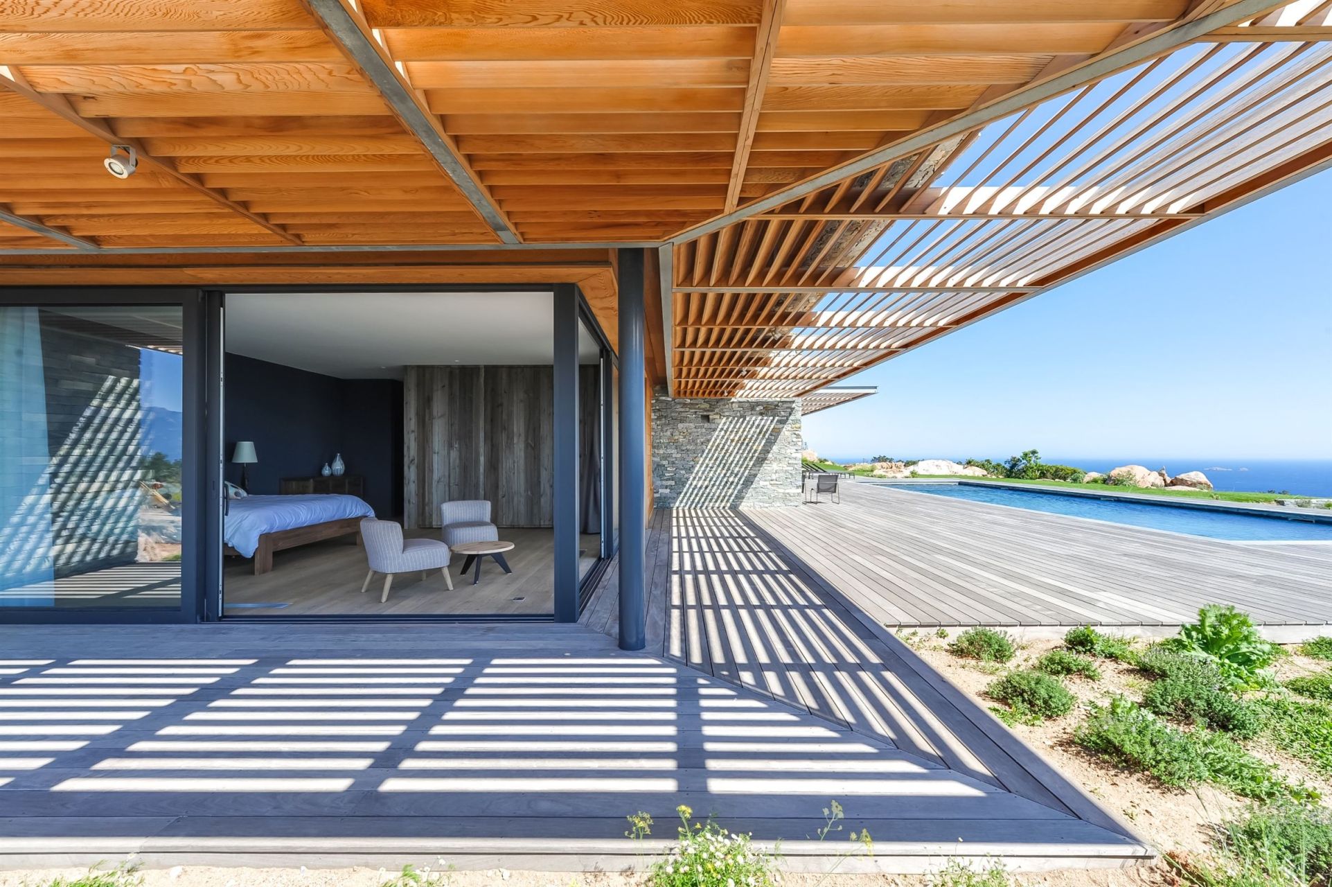 villa 7 Rooms for seasonal rent on PORTO VECCHIO (20137)