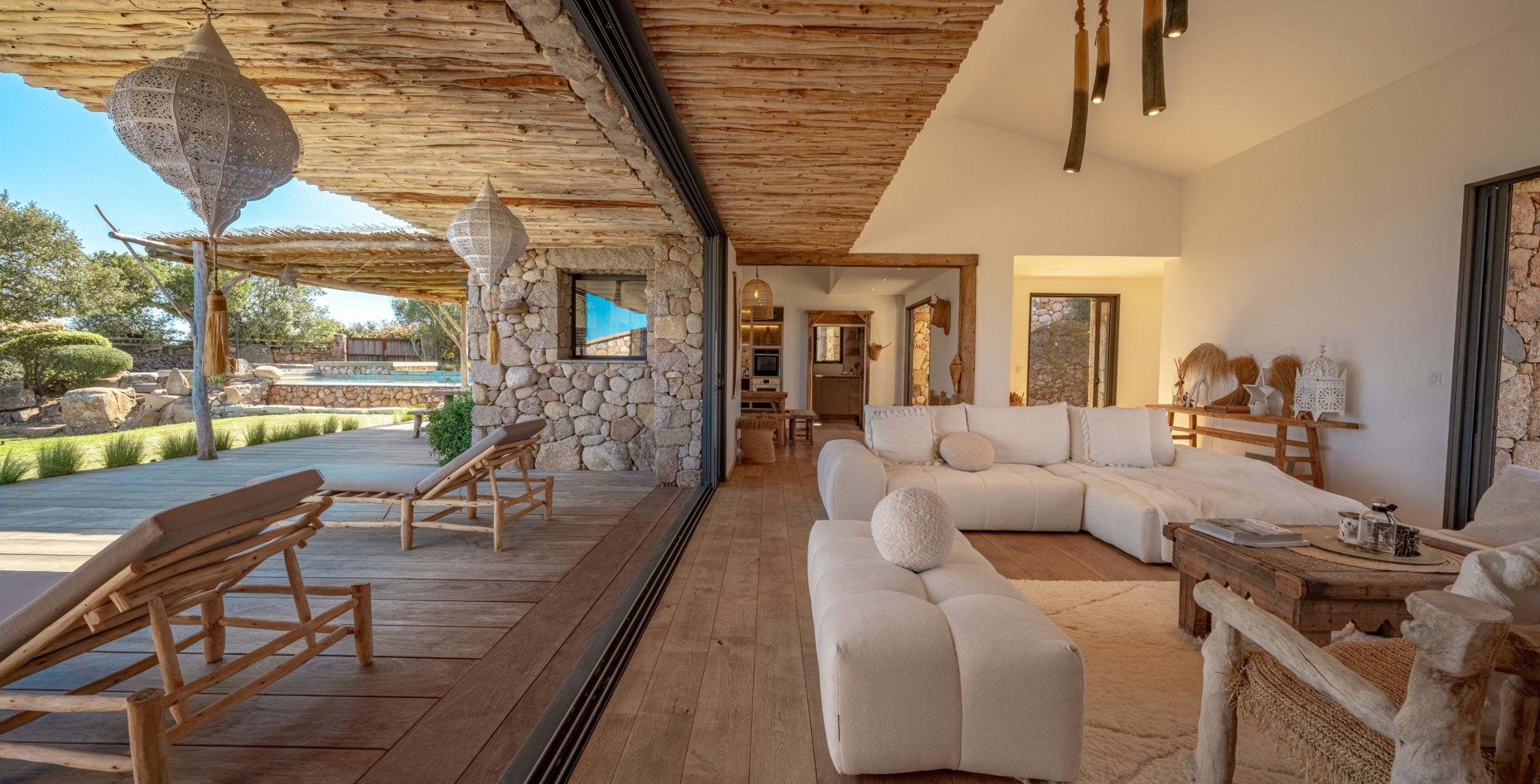 villa 10 Rooms for sale on PORTO VECCHIO (20137)