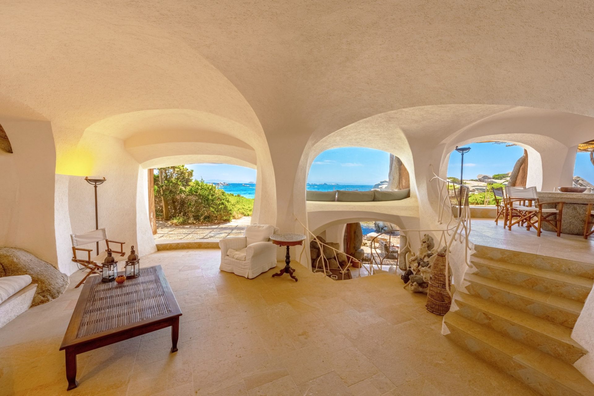 villa 8 Rooms for sale on BONIFACIO (20169)