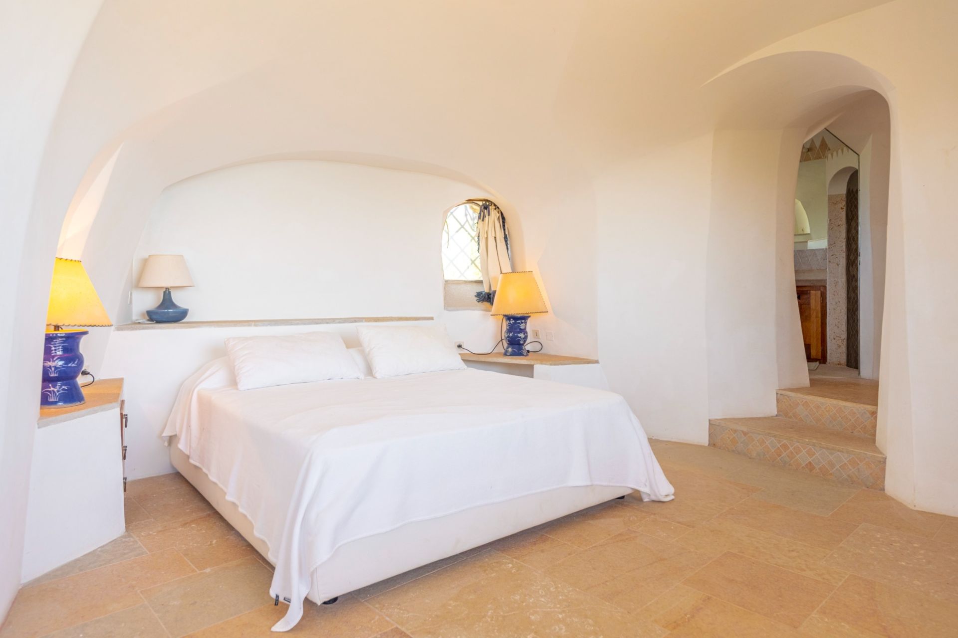 villa 8 Rooms for sale on BONIFACIO (20169)