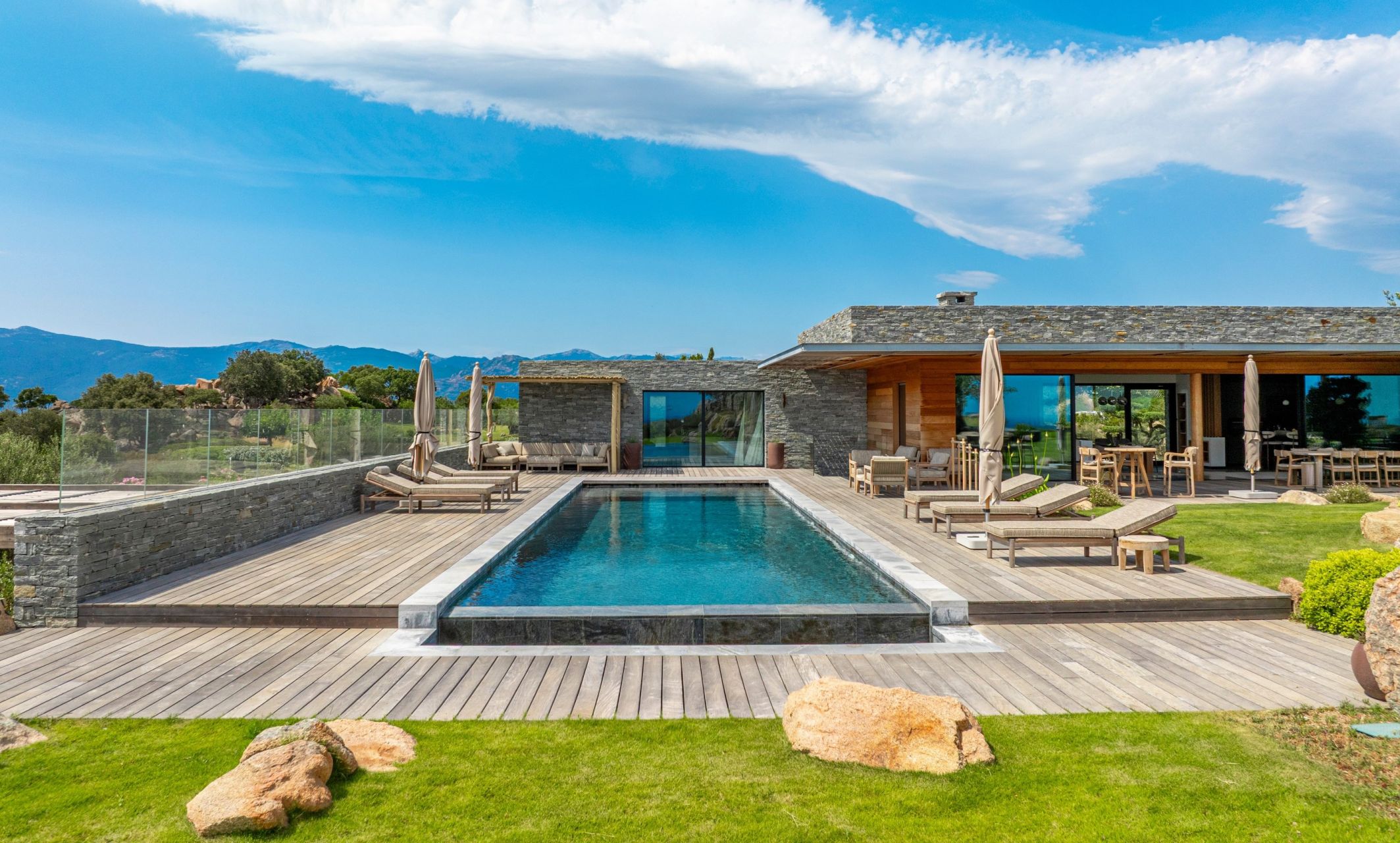 villa 7 Pièces en location saisonnière sur PORTO VECCHIO (20137)