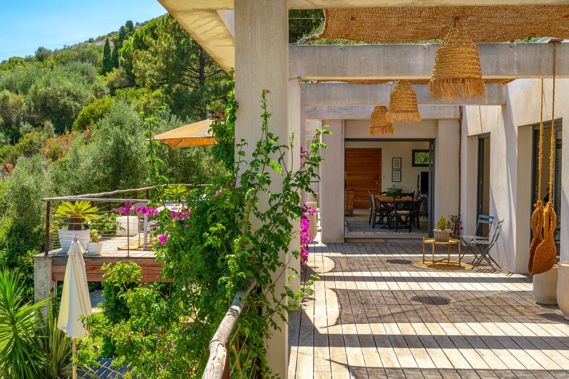 villa 6 Rooms for sale on SAGONE (20118)