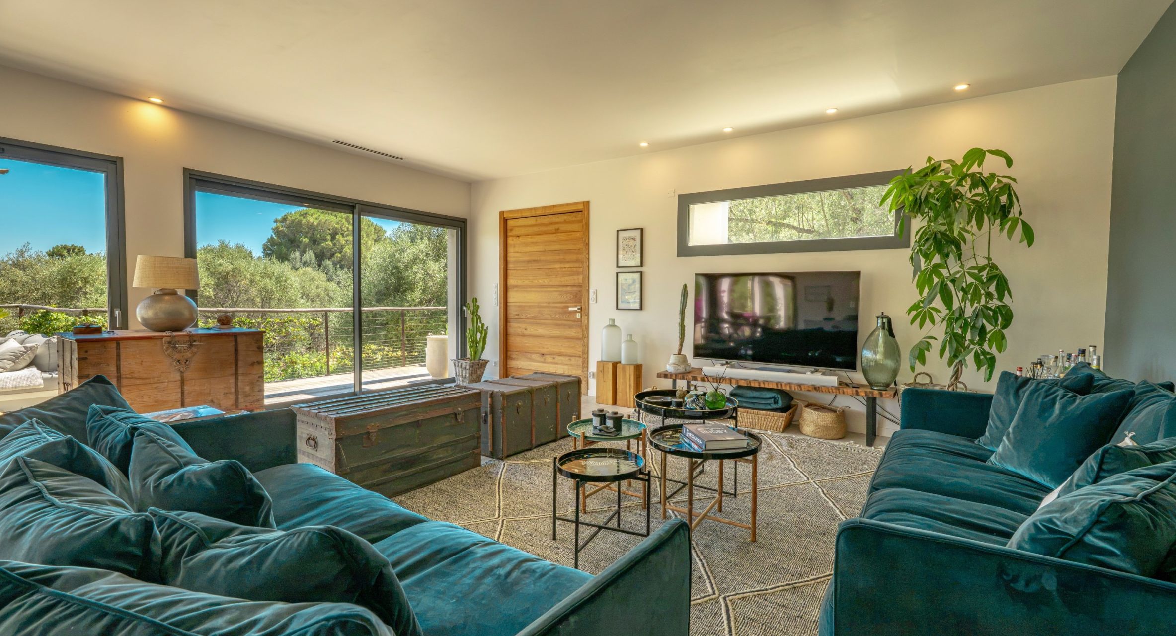 villa 6 Rooms for sale on SAGONE (20118)