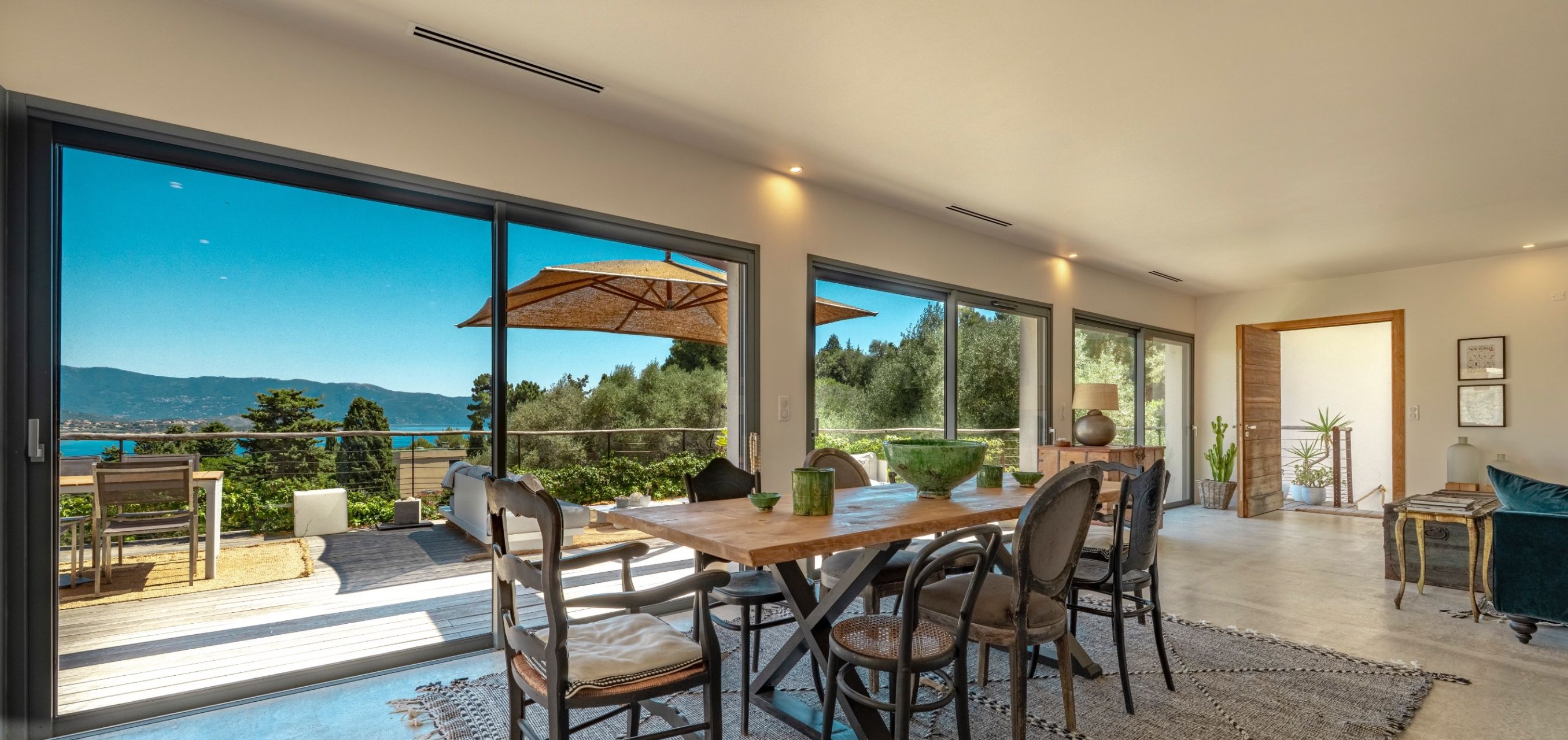 villa 6 Rooms for sale on SAGONE (20118)