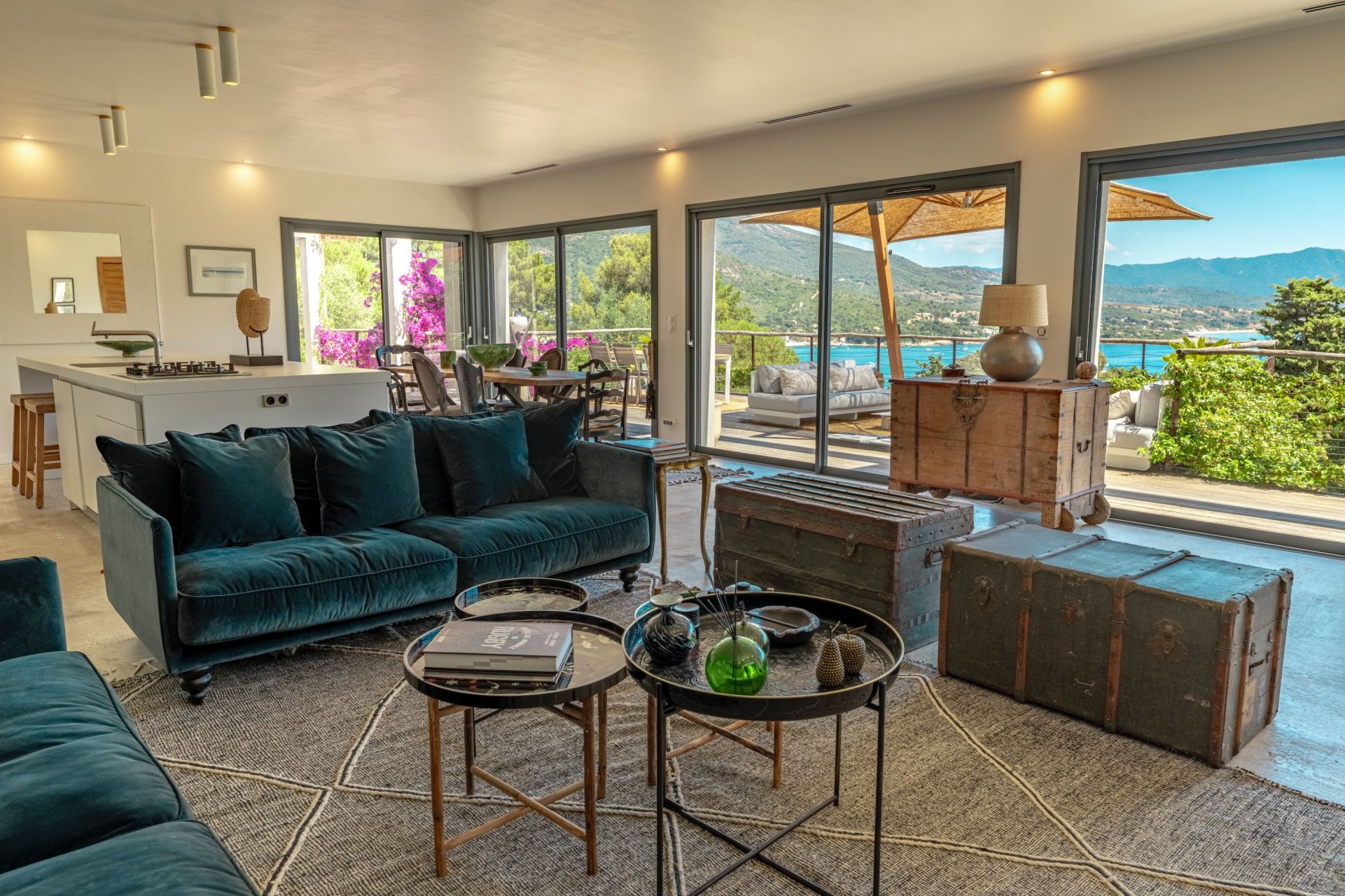 villa 6 Rooms for sale on SAGONE (20118)