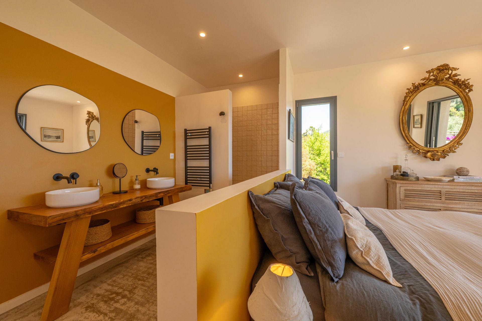 villa 6 Rooms for sale on SAGONE (20118)