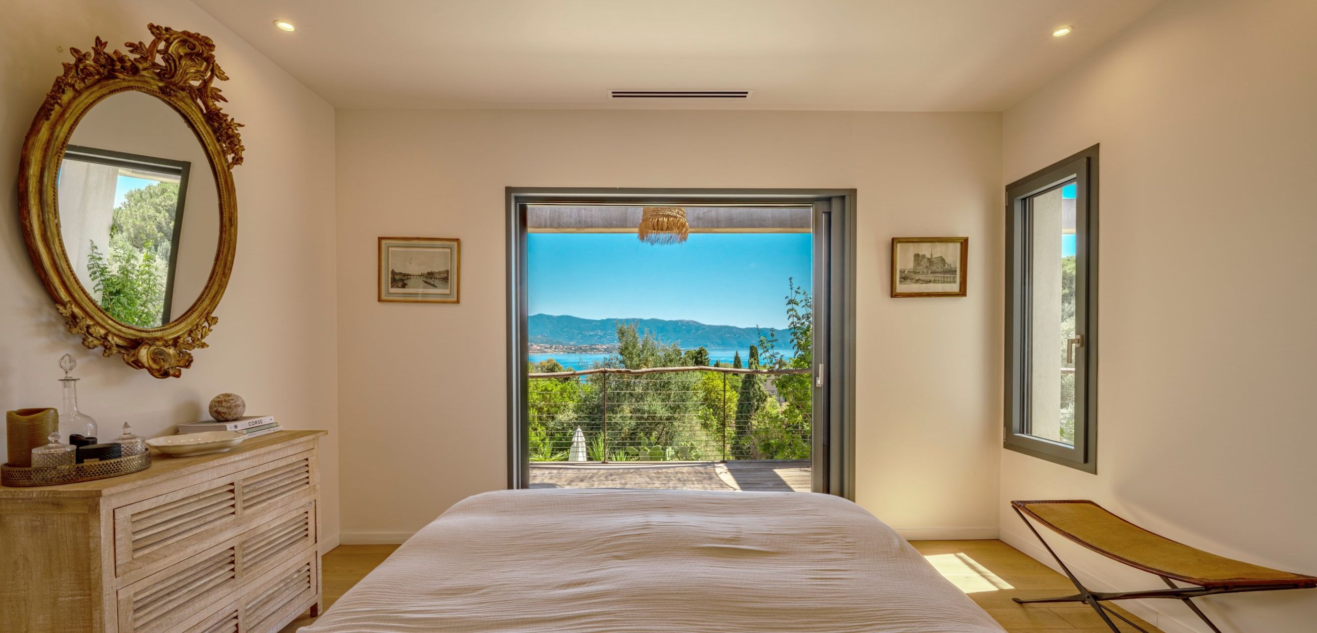 villa 6 Rooms for sale on SAGONE (20118)