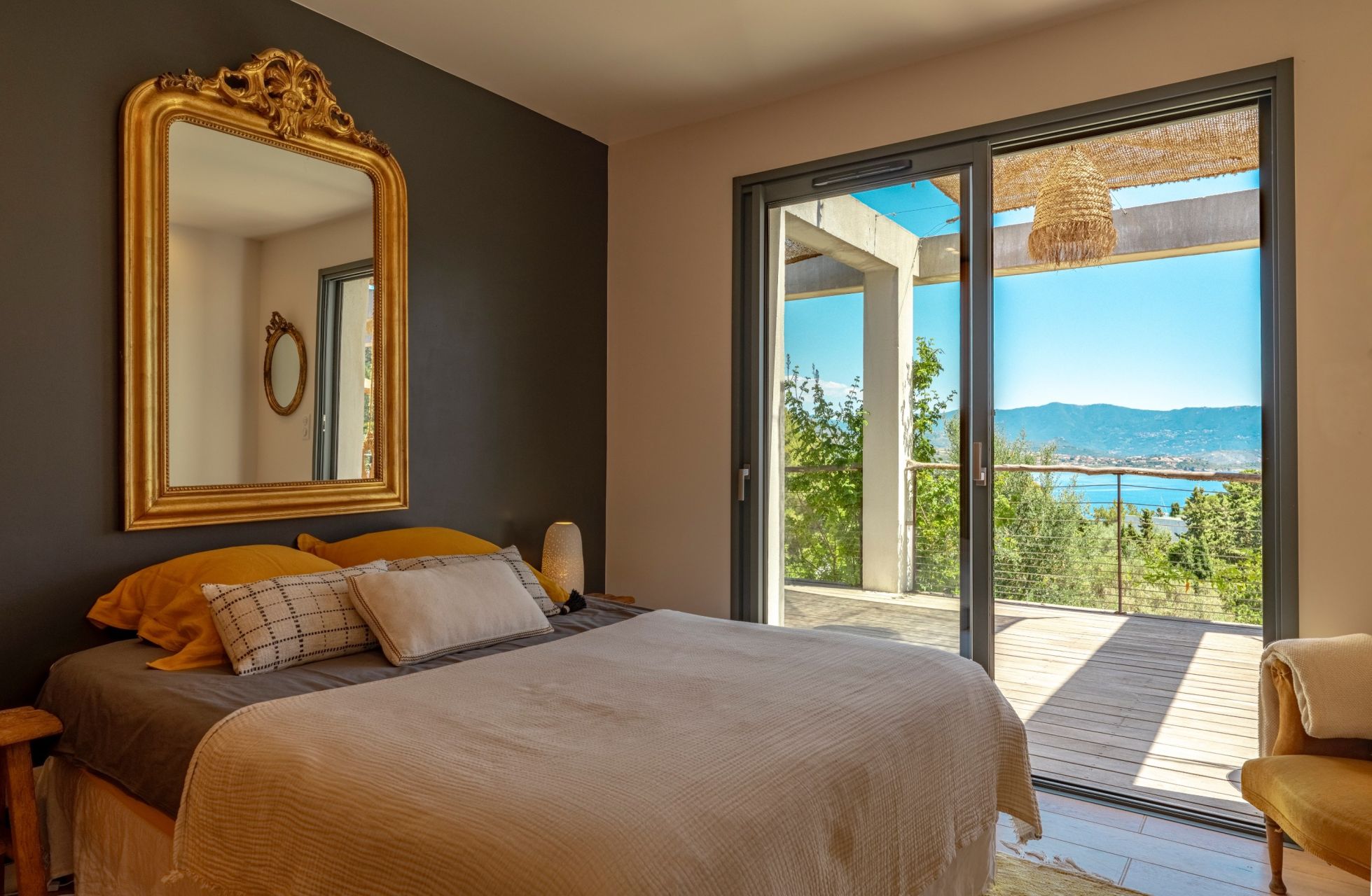 villa 6 Rooms for sale on SAGONE (20118)