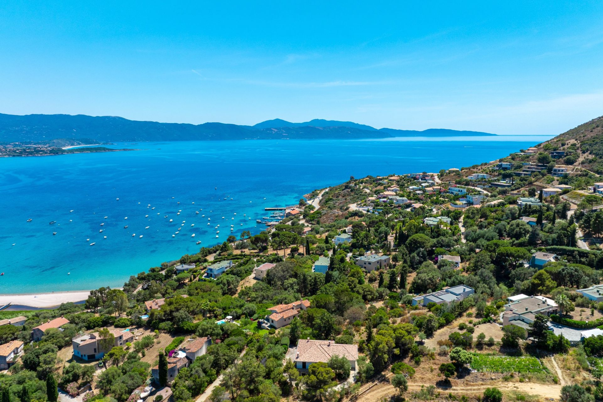 villa 6 Rooms for sale on SAGONE (20118)