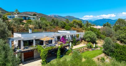 villa 6 Rooms for sale on SAGONE (20118)