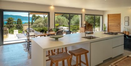 villa 6 Rooms for sale on SAGONE (20118)
