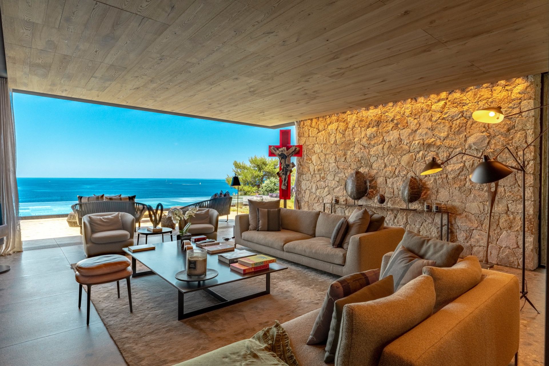 villa 9 Rooms for sale on CALVI (20260)