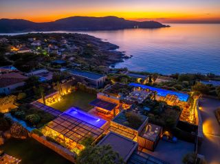 villa 9 Rooms for sale on CALVI (20260)