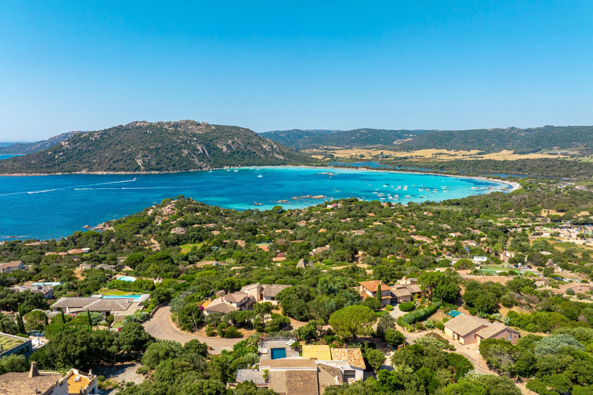 house 8 Rooms for seasonal rent on PORTO VECCHIO (20137)