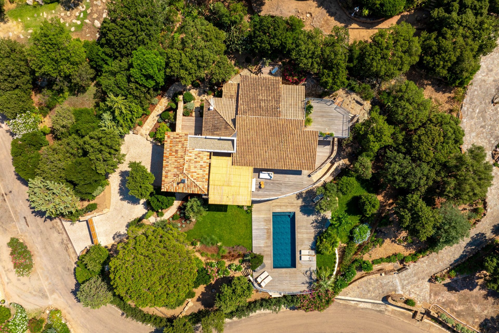 house 8 Rooms for seasonal rent on PORTO VECCHIO (20137)