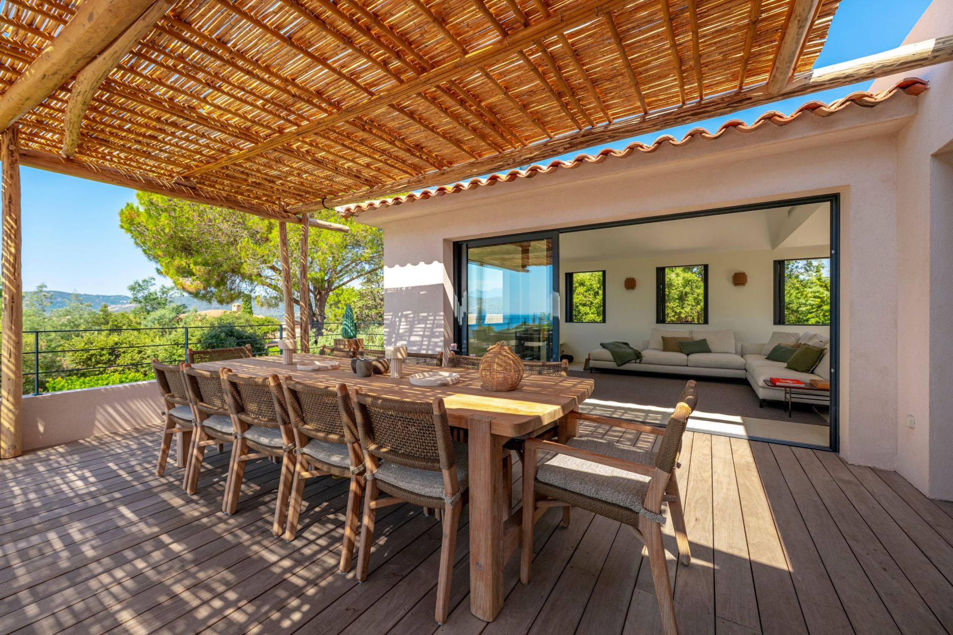 house 8 Rooms for seasonal rent on PORTO VECCHIO (20137)
