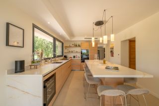 house 8 Rooms for seasonal rent on PORTO VECCHIO (20137)