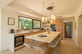 house 8 Rooms for seasonal rent on PORTO VECCHIO (20137)