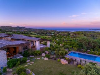 villa 11 Rooms for seasonal rent on BONIFACIO (20169)