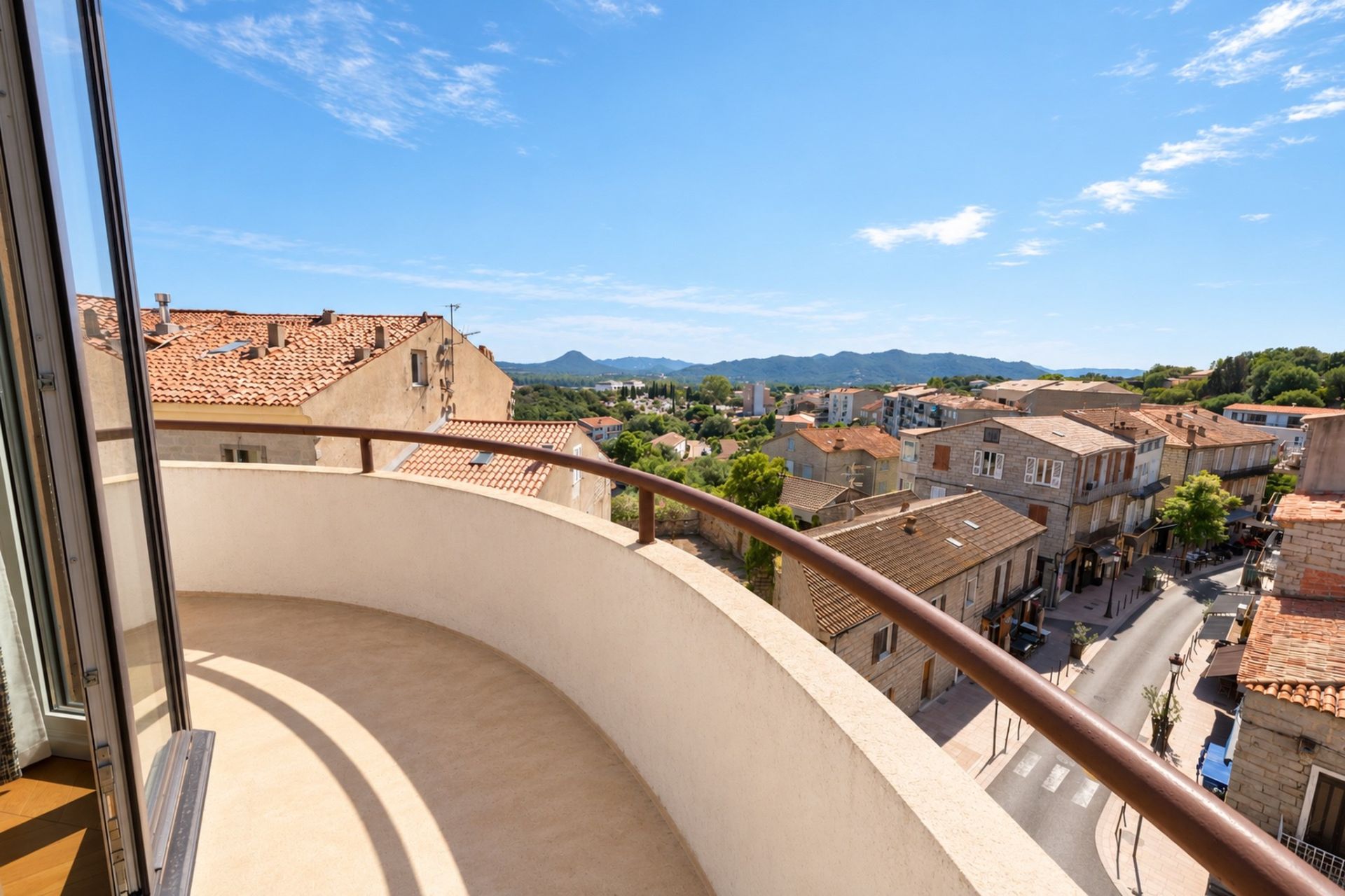 apartment 4 Rooms for sale on PORTO VECCHIO (20137)