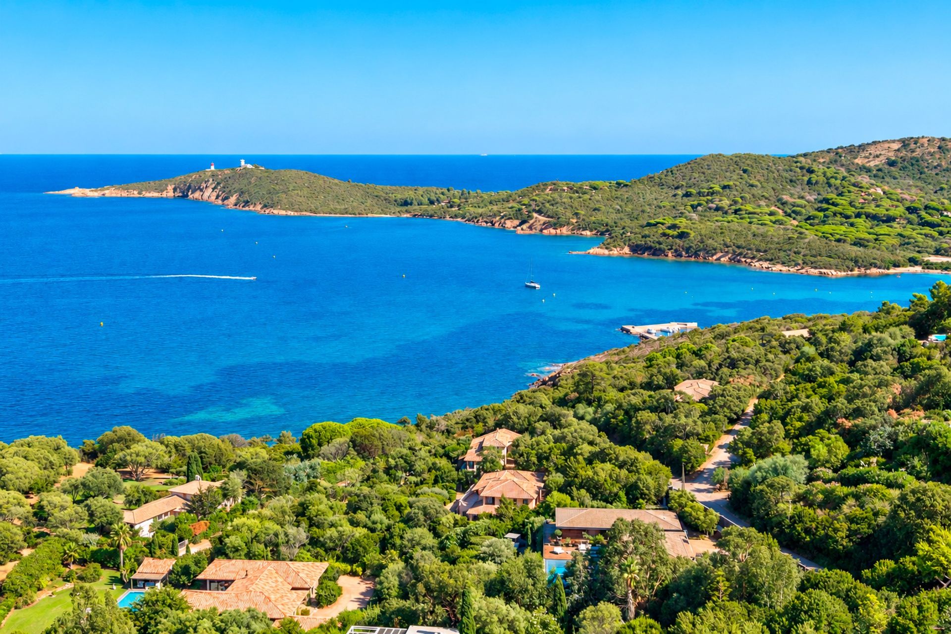 villa 11 Rooms for seasonal rent on PORTO VECCHIO (20137)