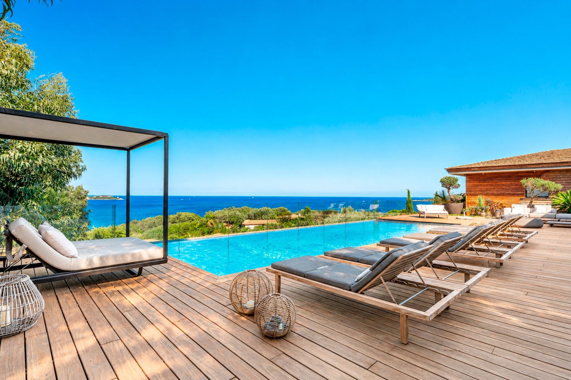 villa 11 Rooms for seasonal rent on PORTO VECCHIO (20137)