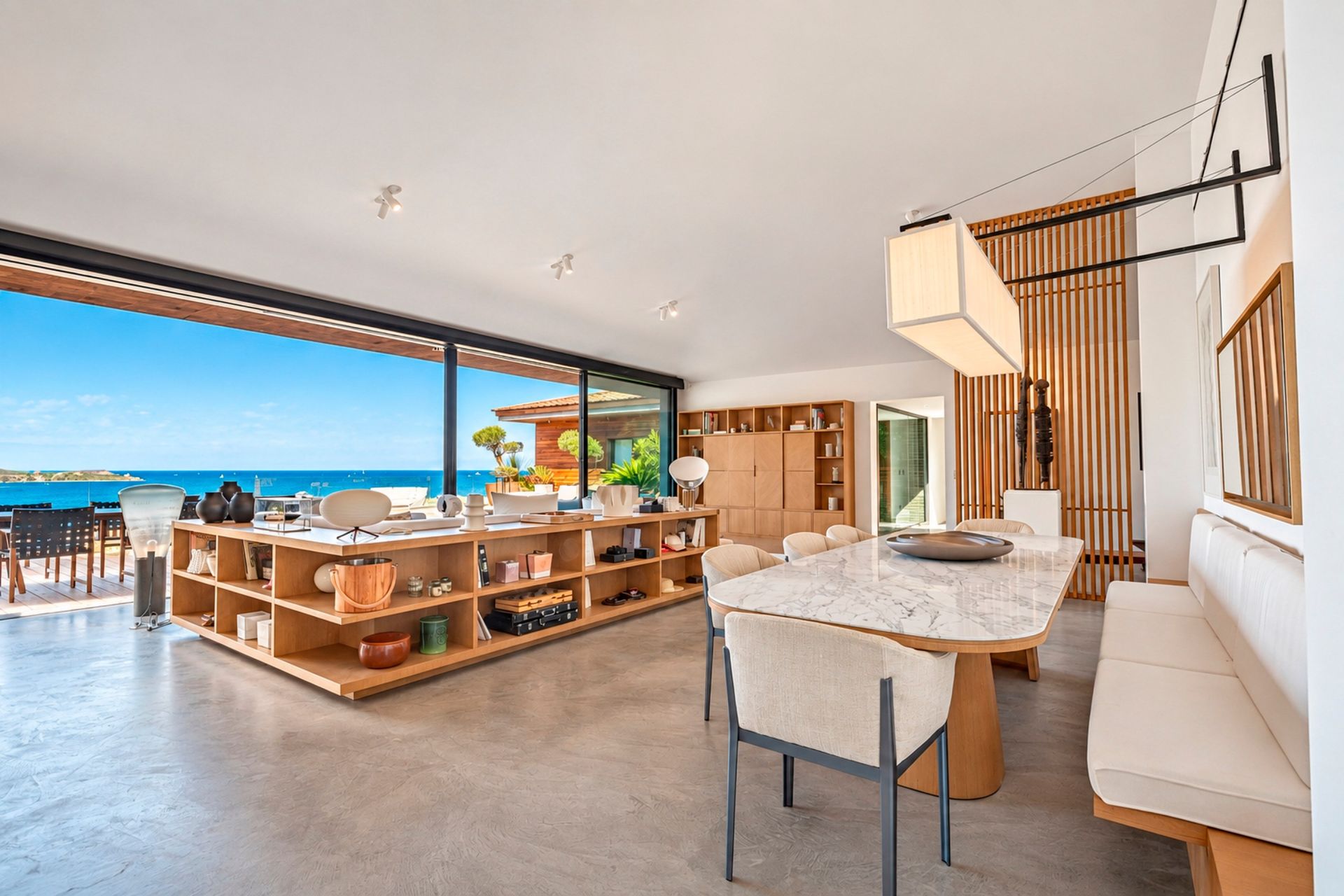 villa 11 Rooms for seasonal rent on PORTO VECCHIO (20137)