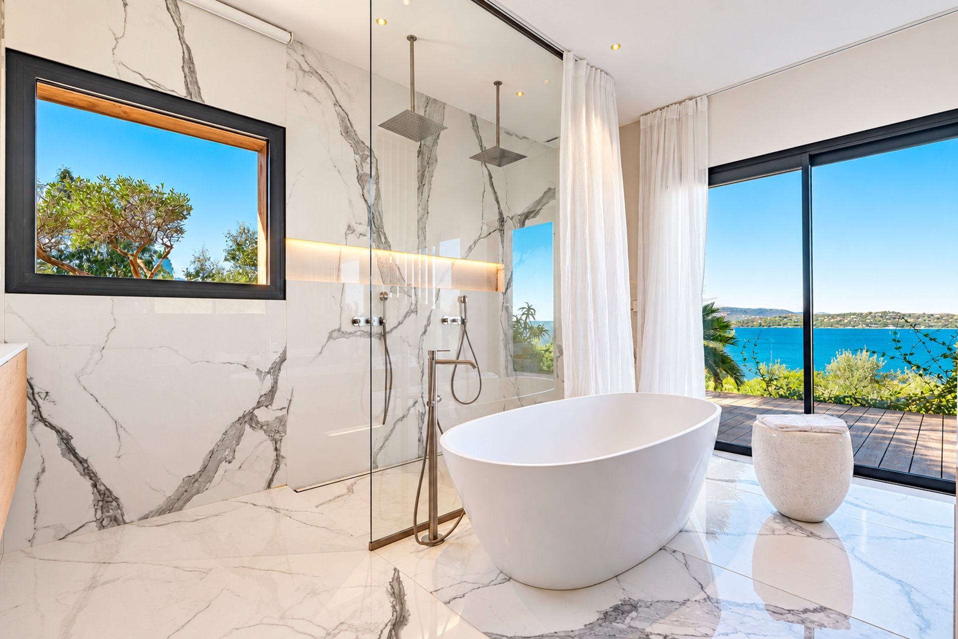 villa 11 Rooms for seasonal rent on PORTO VECCHIO (20137)