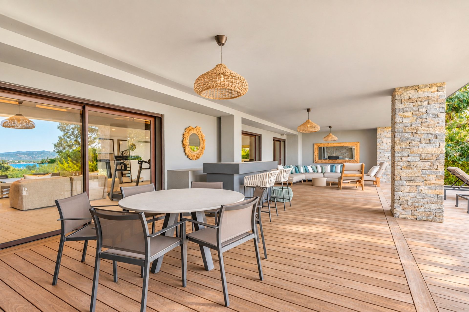 villa 11 Rooms for seasonal rent on PORTO VECCHIO (20137)