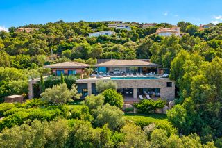 villa 11 Rooms for seasonal rent on PORTO VECCHIO (20137)