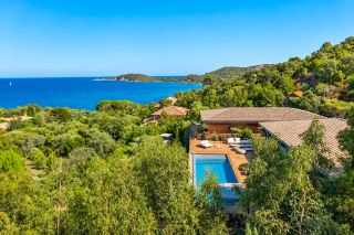 villa 11 Rooms for seasonal rent on PORTO VECCHIO (20137)