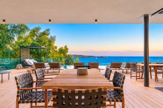 villa 11 Rooms for seasonal rent on PORTO VECCHIO (20137)