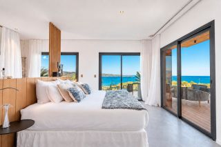 villa 11 Rooms for seasonal rent on PORTO VECCHIO (20137)