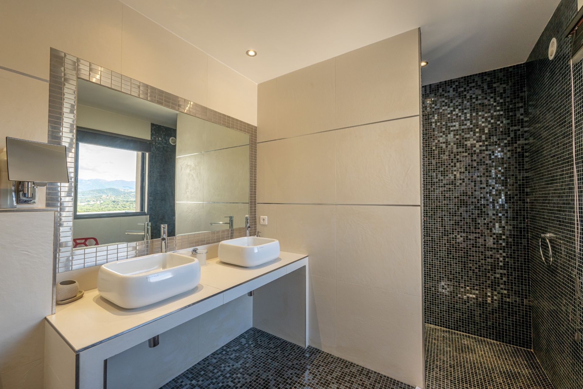 villa 7 Rooms for sale on ZONZA (20124)