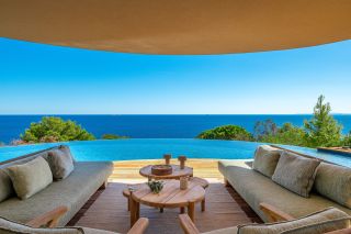 villa 9 Rooms for seasonal rent on PORTO VECCHIO (20137)