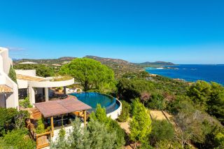 villa 9 Rooms for seasonal rent on PORTO VECCHIO (20137)